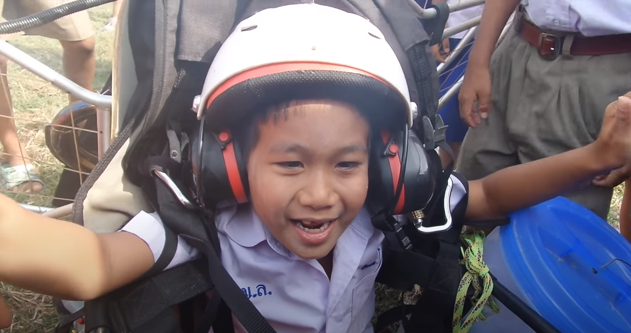 ร่มบินพารามอเตอร์